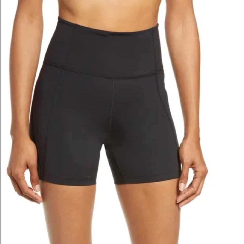 Girlfriend run shorts, black, S